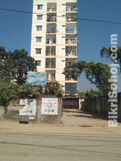 Urgent flat sale near Navy Anchorage School, Khilkhet.